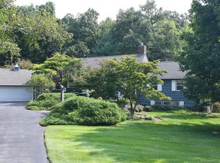138 Stoner Dr, West Hartford, CT 06107