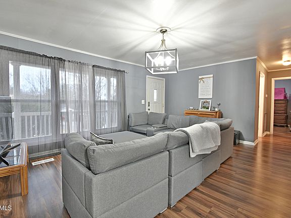4th image of 604 W 7th Ave