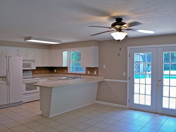 3rd image of 2472 Bryonaire Dr