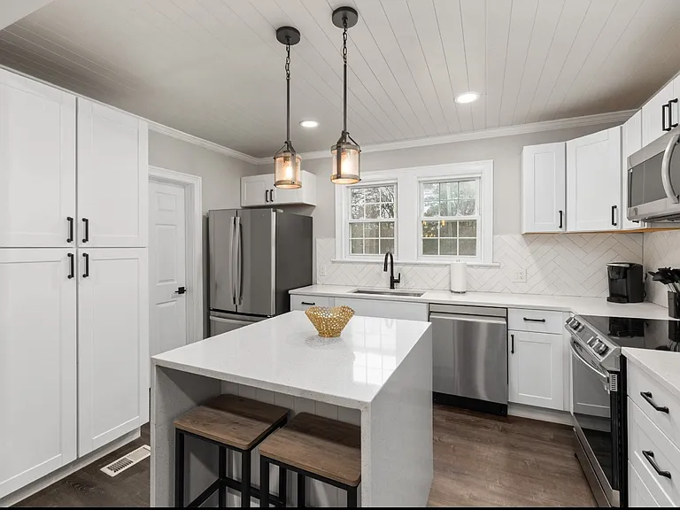1716 Chapel Hill Rd — Photo 18