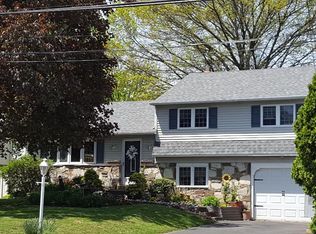 918 Mearns Rd, Warminster, PA 18974