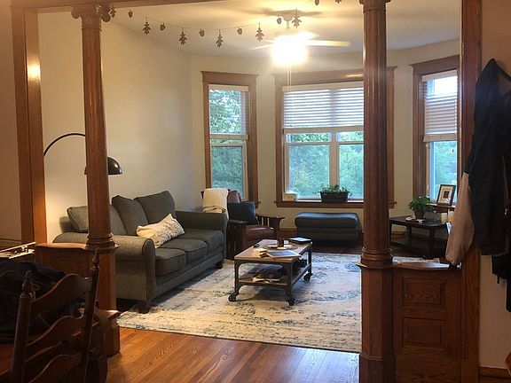4th image of 3-3335 W Dickens Ave #3