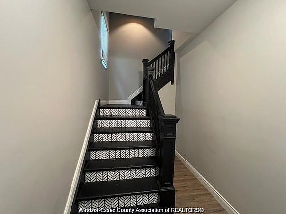 3rd image of 746 Dougall Ave