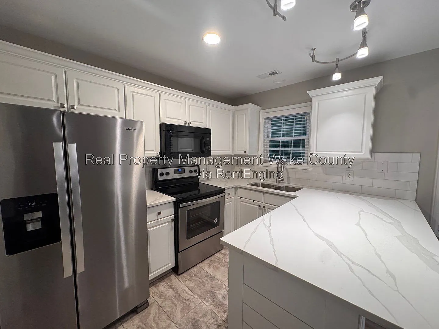 2 bed, 2.0 bath, 1201 sqft, $1,900 — Photo 3