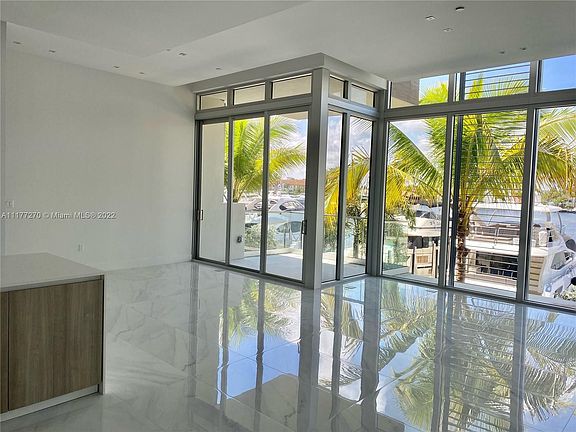 3rd image of 3750 Yacht Club Dr #4