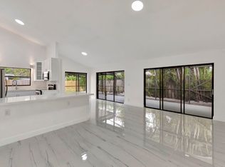 6 Baytree Cir, Boynton Beach, FL 33436