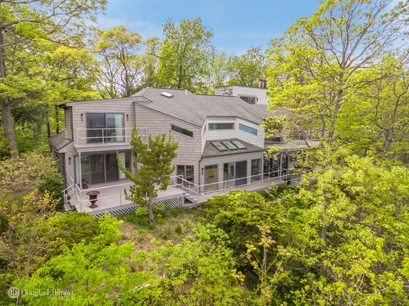 285 Asharoken Ave, Northport, NY 11768