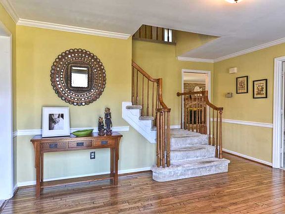 3rd image of 2770 Mansway Dr