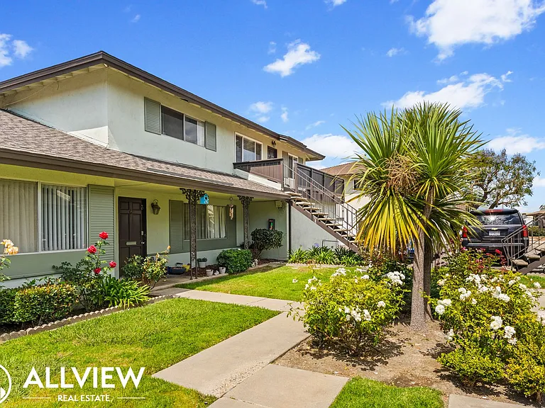 16682 Bartlett Ln — Photo 16