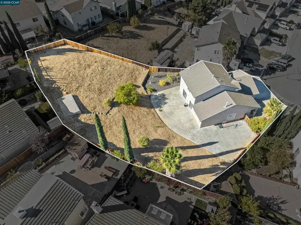 31 Pine Creek Ct, Pittsburg, CA 94565