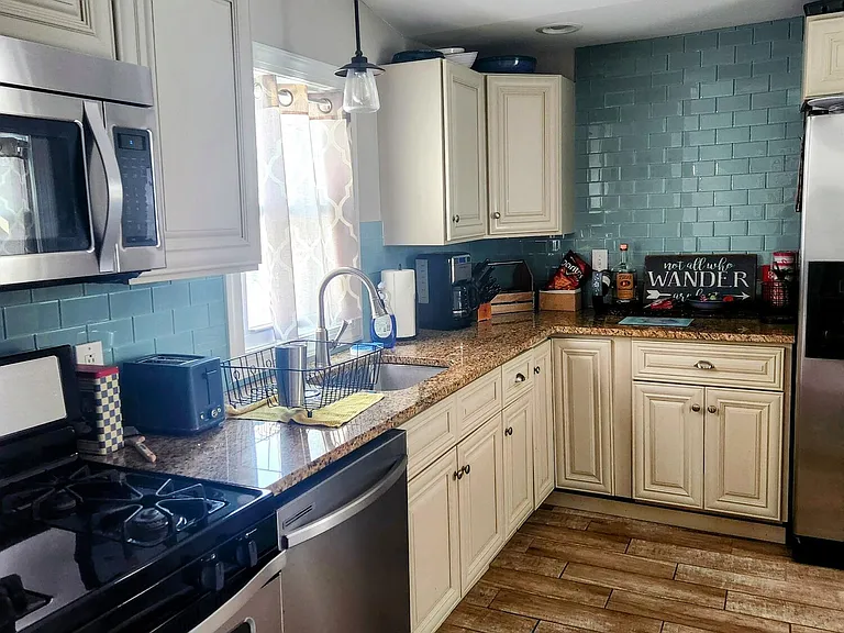 32 Beach St — Photo 8