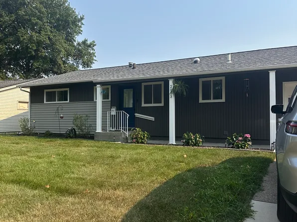 2003 Edgewood Dr, Bettendorf, IA 52722