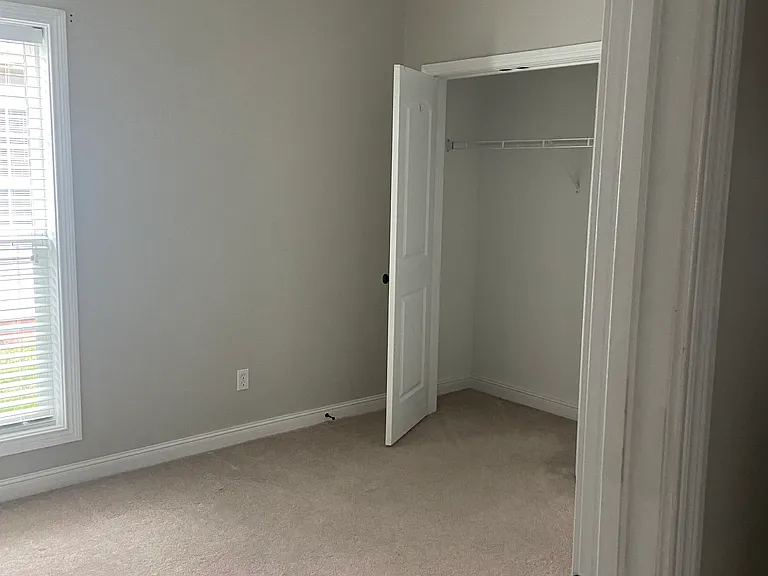 505 Bridle Way — Photo 12
