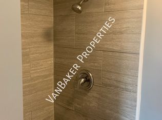 92 14th St NW APT A, Barberton, OH 44203