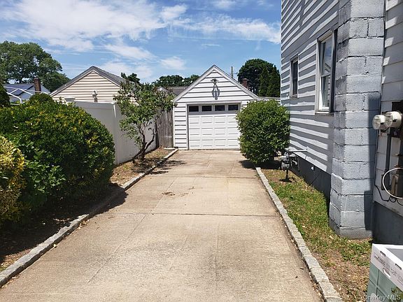 2nd image of 926 9th Street