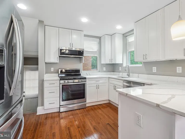 2615 Otis St NE — Photo 12