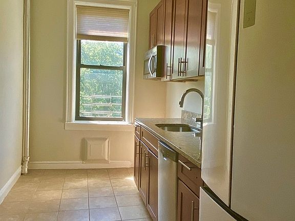 3rd image of 95 Eastern Pkwy #5BB