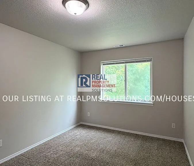 1851 SE Centurion Way — Photo 77
