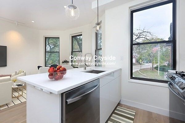 2nd image of 37 Harvard St #2AFB