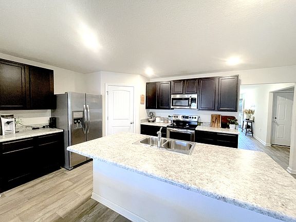 5th image of 6492 Churchill Cir