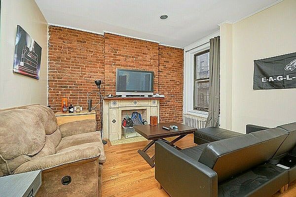 1st image of 335 E 58th St APT 3R
