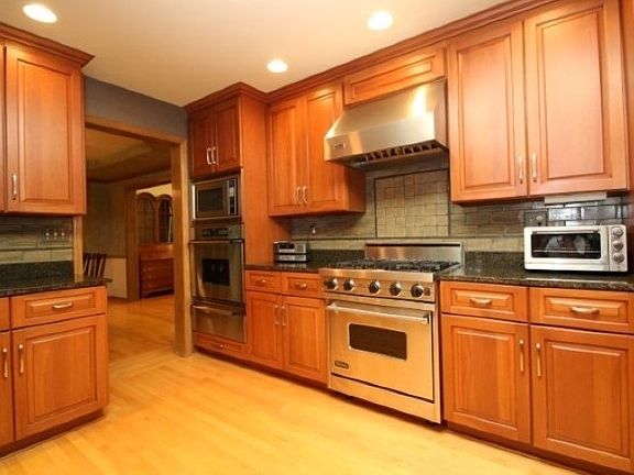 4th image of 5047 Parliament Pl