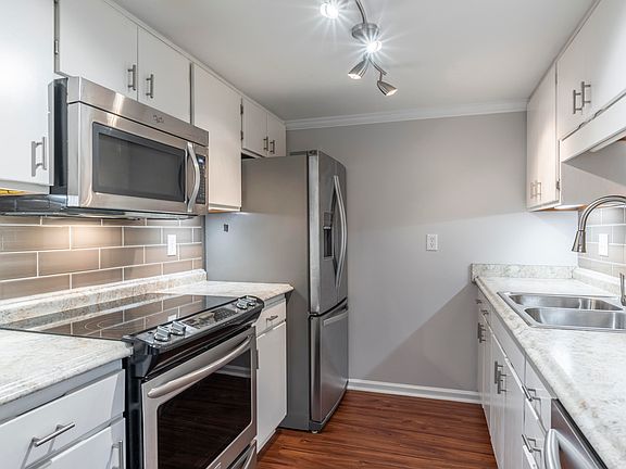 4th image of 510 E Gillespie St APT B10