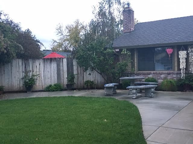 1st image of 104 E Crystal Ct