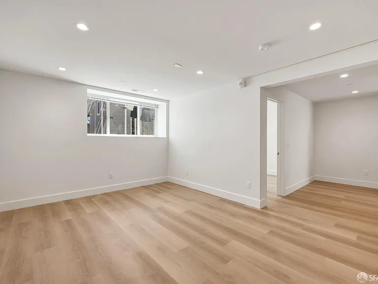1700 19th Ave #9 — Photo 2
