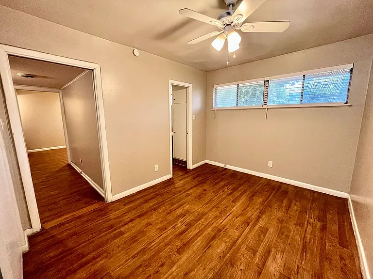3304 Red River St — Photo 48