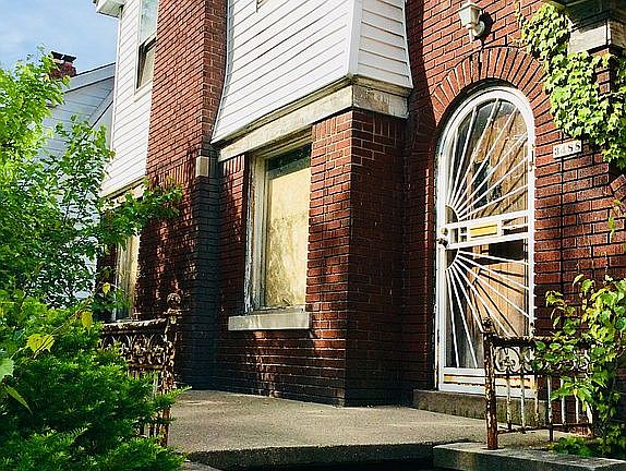 2nd image of 3488 Courville St