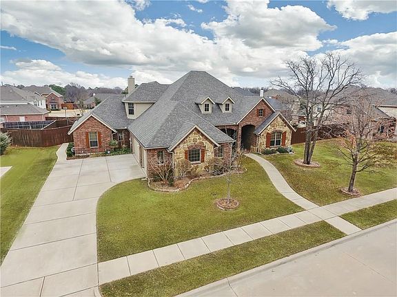 4th image of 1210 Diamond Leaf Dr