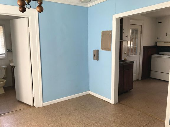 3rd image of 405 Claiborne St
