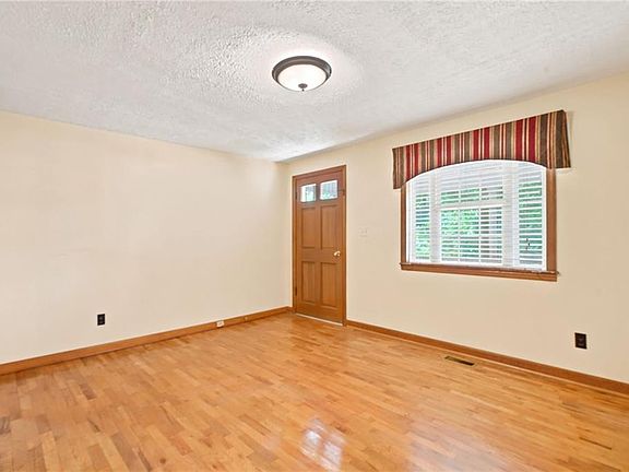 2nd image of 12 Florida Ave