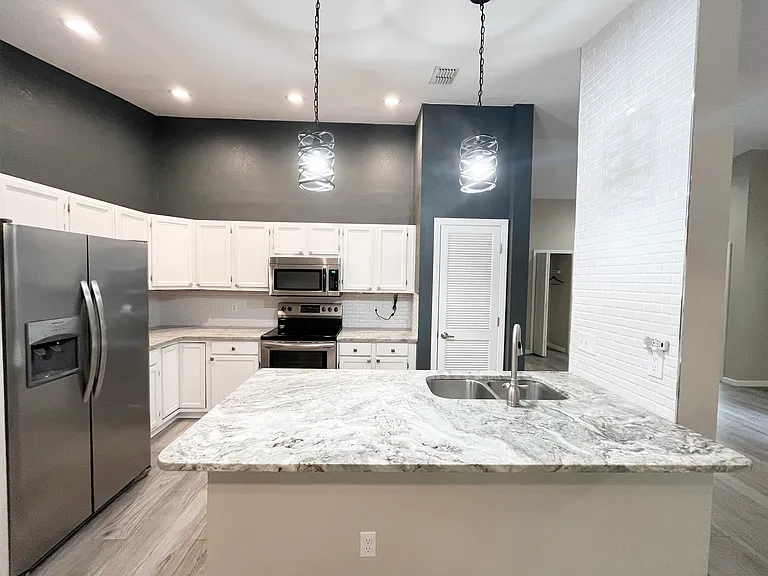 6 Santiago Ct — Photo 2
