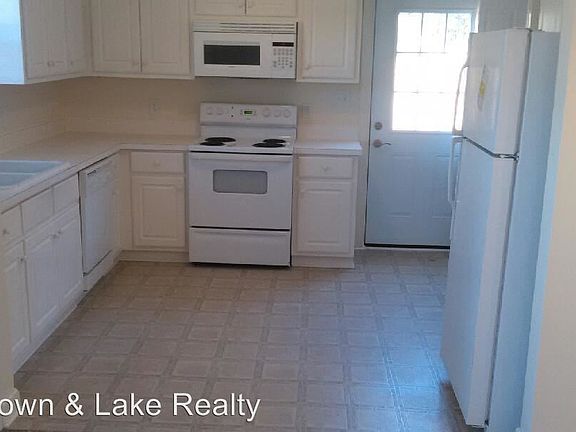 3rd image of 123 Brookside Ln