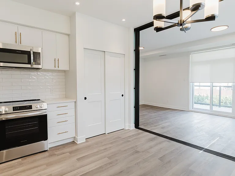 845 Champlain St — Photo 28