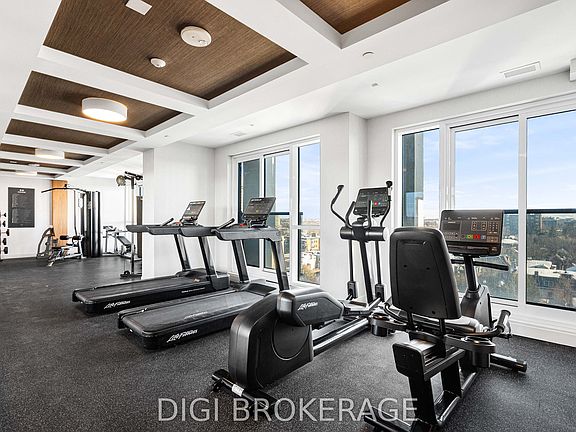 3rd image of 560 Rideau St #606