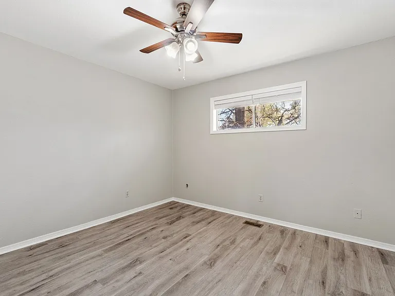 8208 Mark Ln — Photo 16
