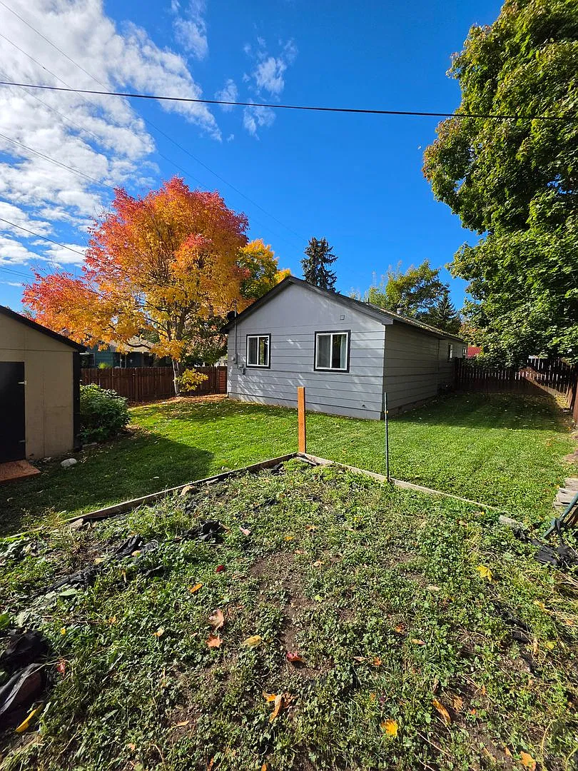 Cozy 2 Bed 2 Bath Home w/ office — Photo 4