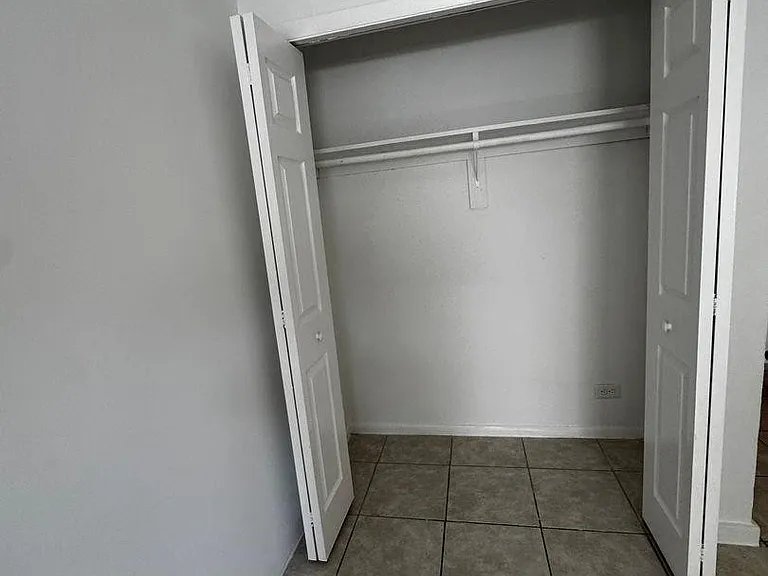 715 SW 14th Ave #2 — Photo 8