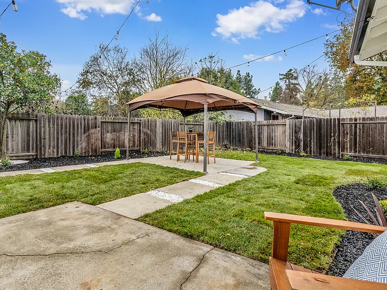 1619 Monarch Ln — Photo 31