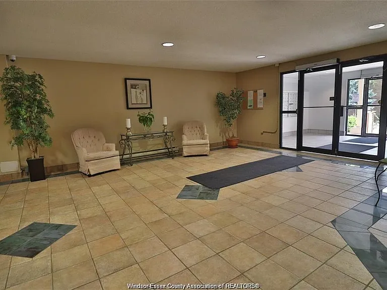 3000 Sandwich St #201 — Photo 27