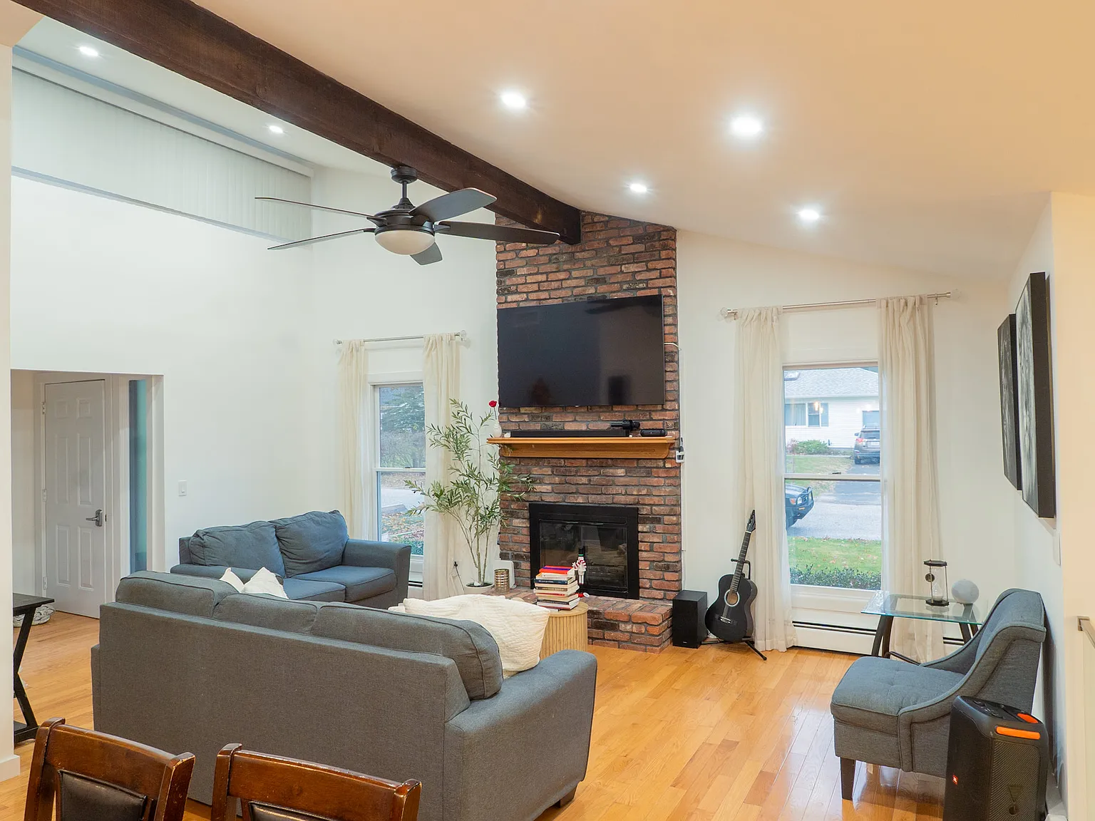 Hampton Bays Oasis with Pool, Spa & Outdoor Kitchen — Photo 3