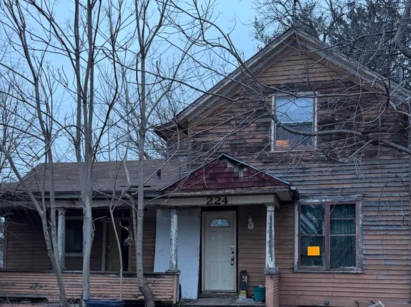224 Moseley St, Elgin, IL 60123