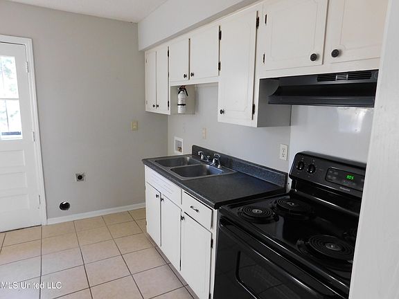 5th image of 7510 Southaven Cir W
