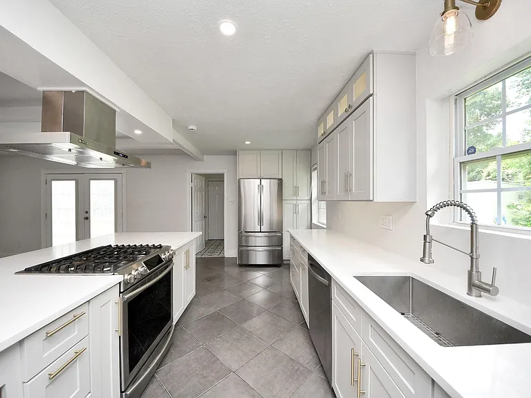 4011 Ebbtide Dr — Photo 6