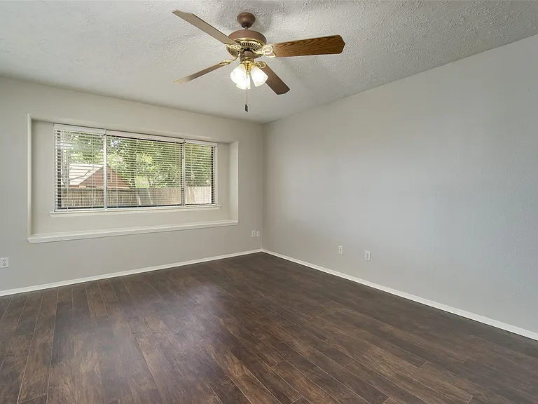 2902 Laurelridge Dr — Photo 14