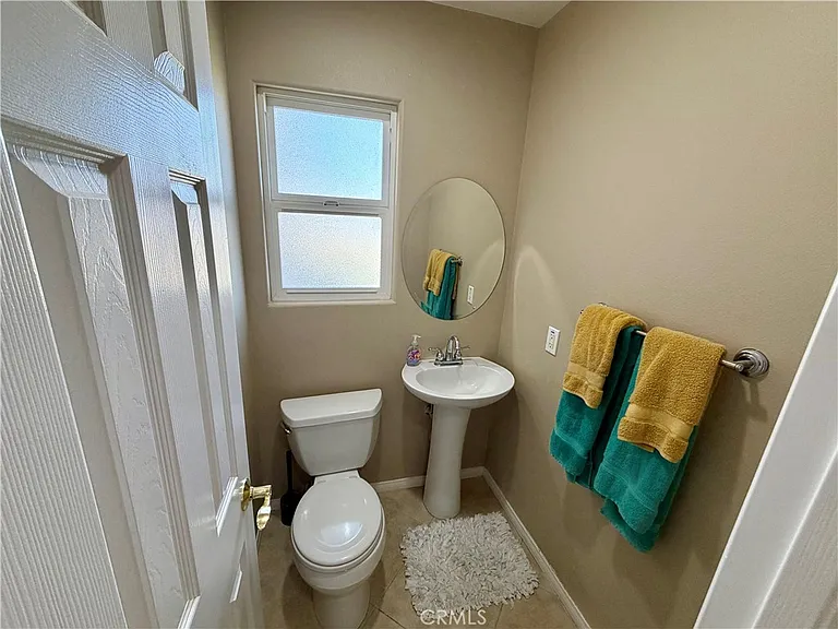 9725 Susan Ave — Photo 10