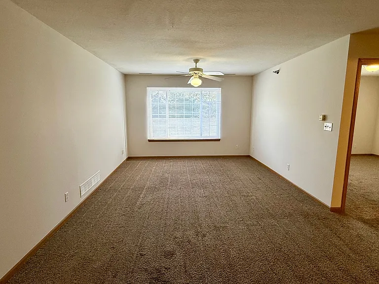 219 Crystal St — Photo 40